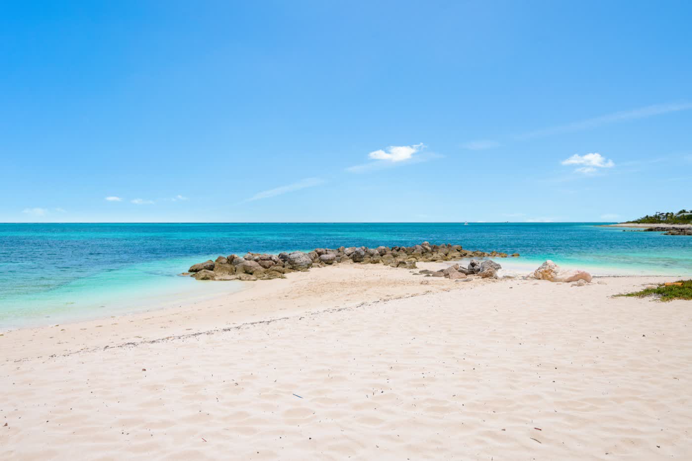 Private turquoise beachfront, Villa Bella Vita
