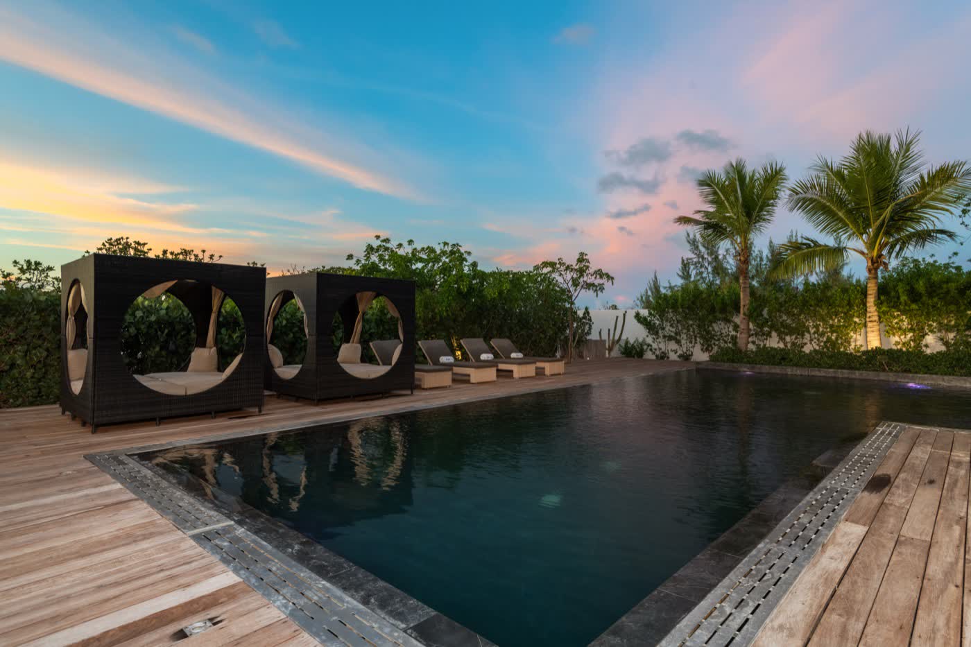 Infinity pool at dusk, Villa Bella Vita